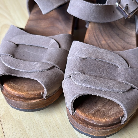 LOTTA Peep Toe Clogs Taupe Oiled Nubuck Leather on Brown Base, size 37, EUC - Picture 8 of 9